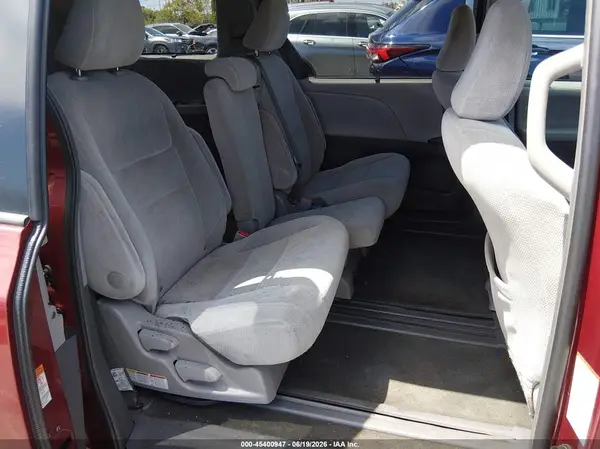 5TDKZ3DC9HS880533 2017 TOYOTA SIENNA - Image 8