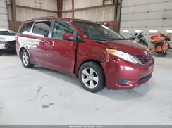 5TDKZ3DC9HS884601 2017 TOYOTA SIENNA