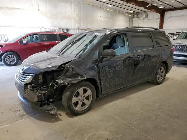 5TDKZ3DC9HS892486 2017 TOYOTA SIENNA - Image 1