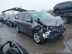 5TDKZ3DC9HS898028 2017 TOYOTA SIENNA