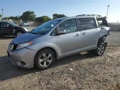 5TDKZ3DC9HS898496 2017 TOYOTA SIENNA