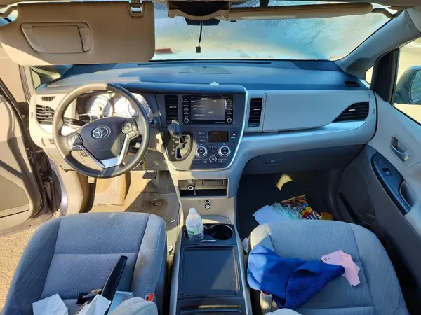 5TDKZ3DC9JS903671 2018 TOYOTA SIENNA - Image 8