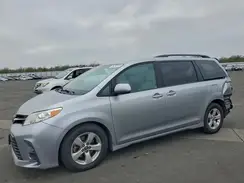 5TDKZ3DC9JS915366 2018 TOYOTA SIENNA