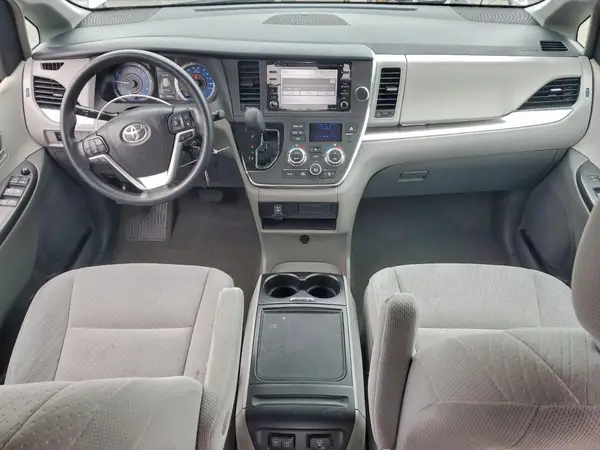 5TDKZ3DC9JS915366 2018 TOYOTA SIENNA - Image 8