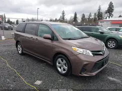 5TDKZ3DC9JS917540 2018 TOYOTA SIENNA
