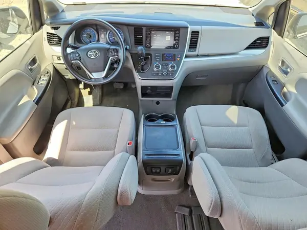 5TDKZ3DC9JS920616 2018 TOYOTA SIENNA - Image 8
