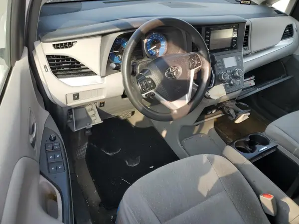 5TDKZ3DC9JS926772 2018 TOYOTA SIENNA - Image 8