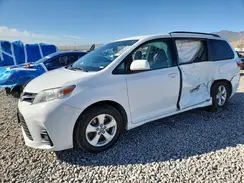 5TDKZ3DC9JS929445 2018 TOYOTA SIENNA