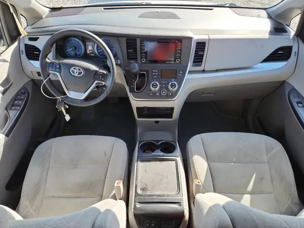 5TDKZ3DC9JS929445 2018 TOYOTA SIENNA - Image 8