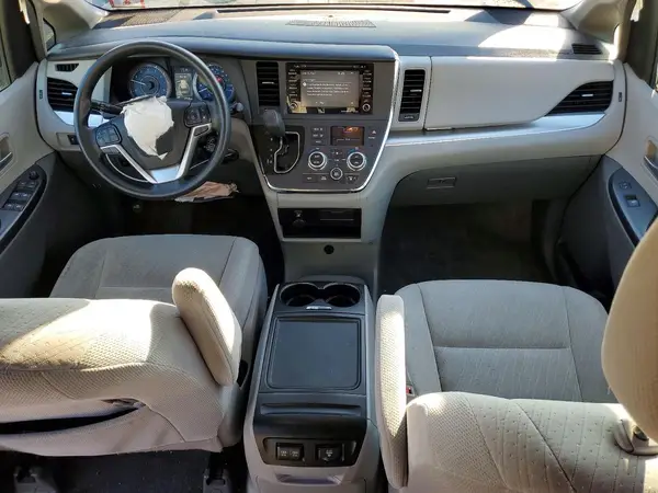 5TDKZ3DC9JS933480 2018 TOYOTA SIENNA - Image 8