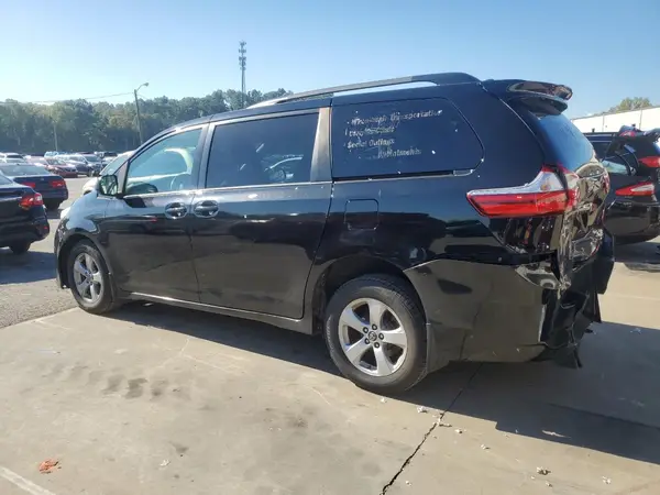 5TDKZ3DC9JS948285 2018 TOYOTA SIENNA - Image 2