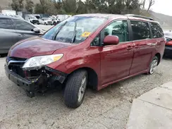 5TDKZ3DC9JS949386 2018 TOYOTA SIENNA