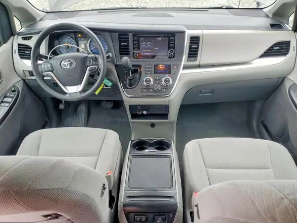 5TDKZ3DC9JS949839 2018 TOYOTA SIENNA - Image 8