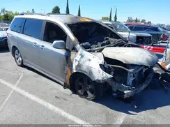 5TDKZ3DC9KS003676 2019 TOYOTA SIENNA