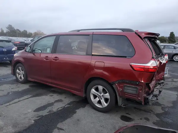 5TDKZ3DC9KS004374 2019 TOYOTA SIENNA - Image 2