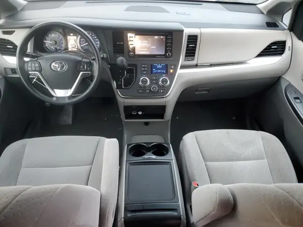 5TDKZ3DC9KS004374 2019 TOYOTA SIENNA - Image 8