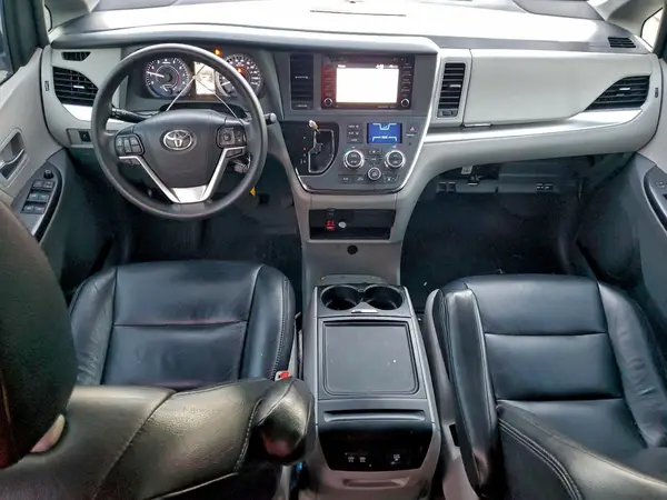 5TDKZ3DC9KS013429 2019 TOYOTA SIENNA - Image 8
