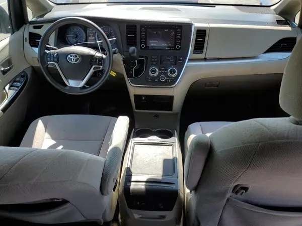 5TDKZ3DC9KS013866 2019 TOYOTA SIENNA - Image 8