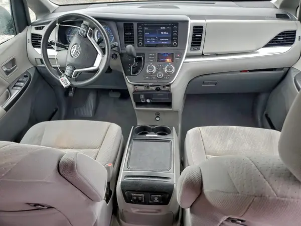 5TDKZ3DC9KS015567 2019 TOYOTA SIENNA - Image 8