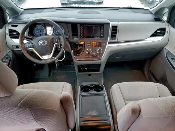 5TDKZ3DC9KS016962 2019 TOYOTA SIENNA - Image 8