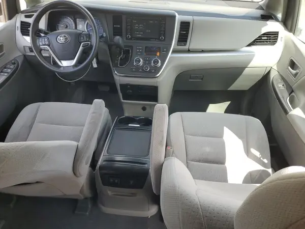 5TDKZ3DC9KS018310 2019 TOYOTA SIENNA - Image 8