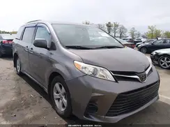 5TDKZ3DC9KS968571 2019 TOYOTA SIENNA