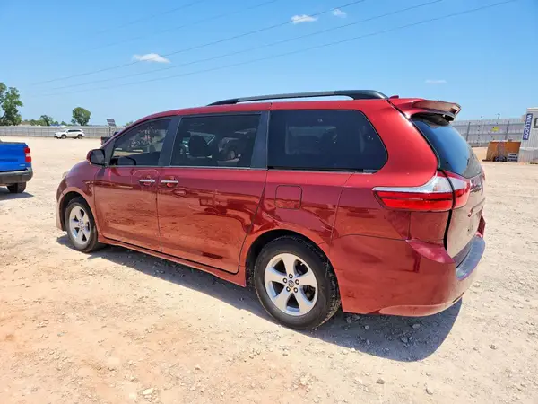5TDKZ3DC9KS983250 2019 TOYOTA SIENNA - Image 2
