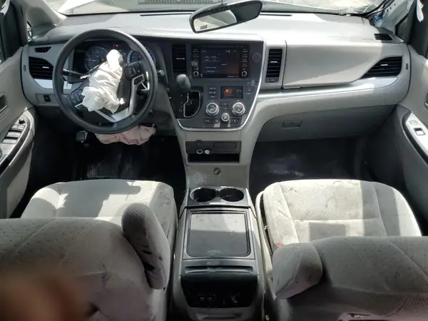 5TDKZ3DC9KS985967 2019 TOYOTA SIENNA - Image 8