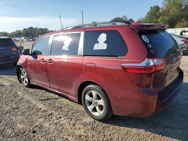 5TDKZ3DC9KS993843 2019 TOYOTA SIENNA - Image 2