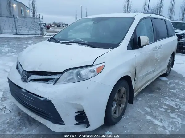 5TDKZ3DC9KS997116 2019 TOYOTA SIENNA - Image 2