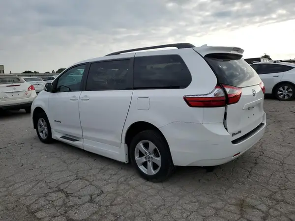 5TDKZ3DC9KS997553 2019 TOYOTA SIENNA - Image 2