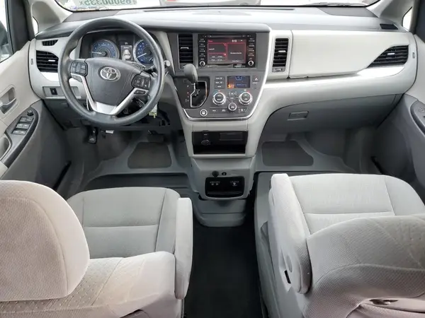 5TDKZ3DC9KS997553 2019 TOYOTA SIENNA - Image 8