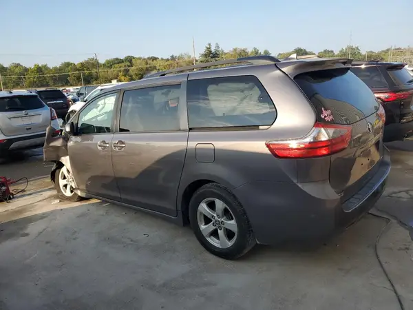 5TDKZ3DC9LS057013 2020 TOYOTA SIENNA - Image 2