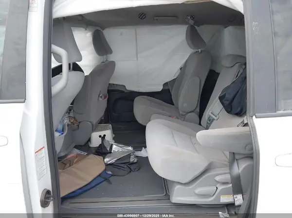 5TDKZ3DC9LS070456 2020 TOYOTA SIENNA - Image 8