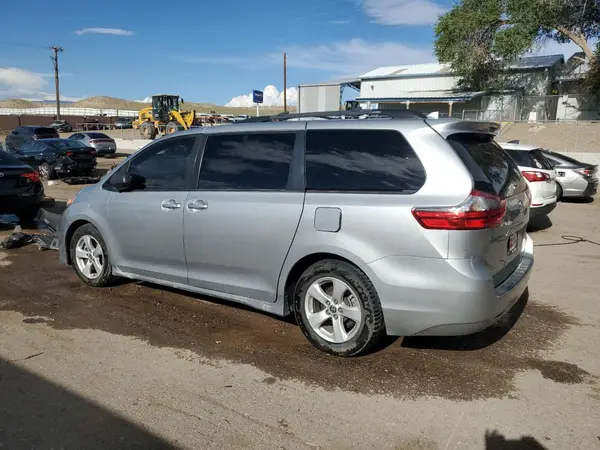 5TDKZ3DC9LS076662 2020 TOYOTA SIENNA - Image 2