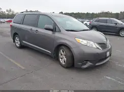 5TDKZ3DCXHS768887 2017 TOYOTA SIENNA