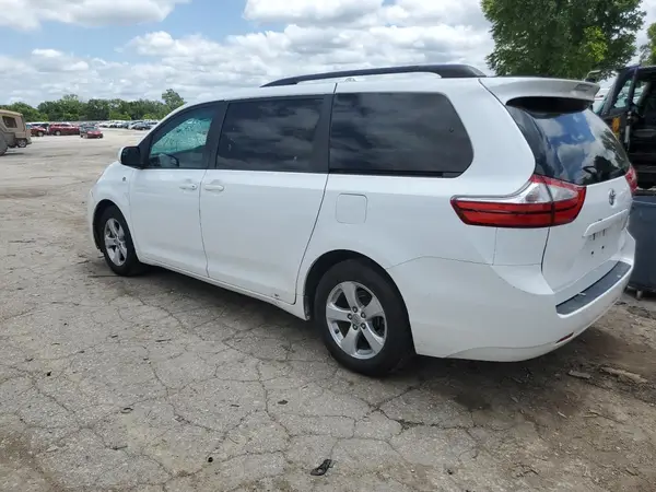 5TDKZ3DCXHS777041 2017 TOYOTA SIENNA - Image 2