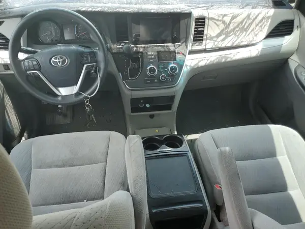 5TDKZ3DCXHS777041 2017 TOYOTA SIENNA - Image 8