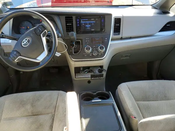 5TDKZ3DCXHS781123 2017 TOYOTA SIENNA - Image 8