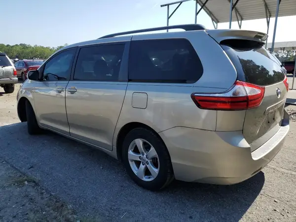 5TDKZ3DCXHS783969 2017 TOYOTA SIENNA - Image 2