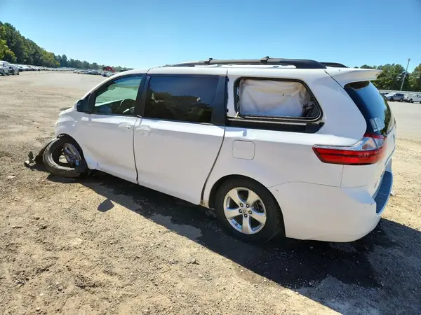 5TDKZ3DCXHS804030 2017 TOYOTA SIENNA - Image 2