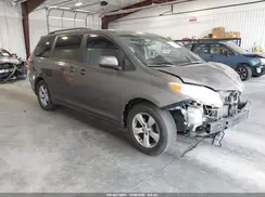 5TDKZ3DCXHS805517 2017 TOYOTA SIENNA