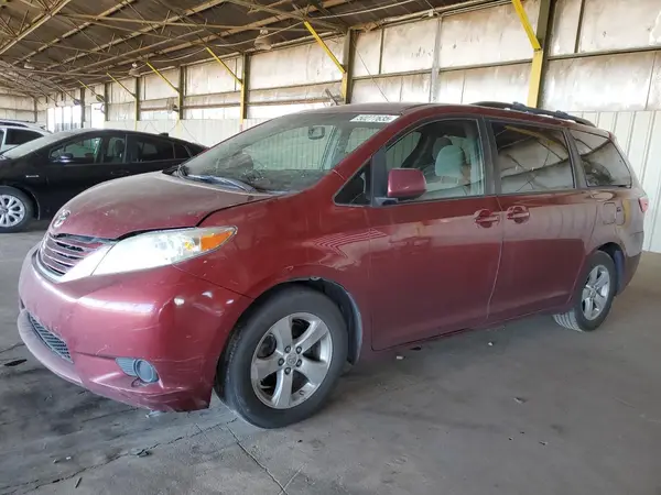 5TDKZ3DCXHS806585 2017 TOYOTA SIENNA - Image 1