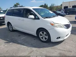 5TDKZ3DCXHS817585 2017 TOYOTA SIENNA