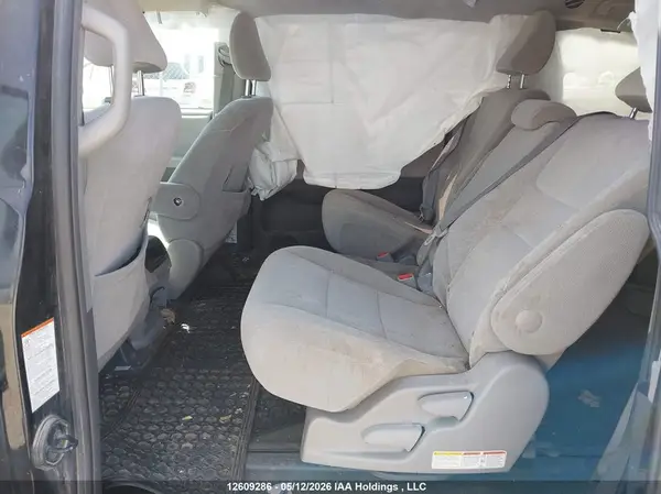 5TDKZ3DCXHS827601 2017 TOYOTA SIENNA - Image 8