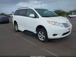 5TDKZ3DCXHS833060 2017 TOYOTA SIENNA
