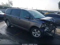 5TDKZ3DCXHS841448 2017 TOYOTA SIENNA