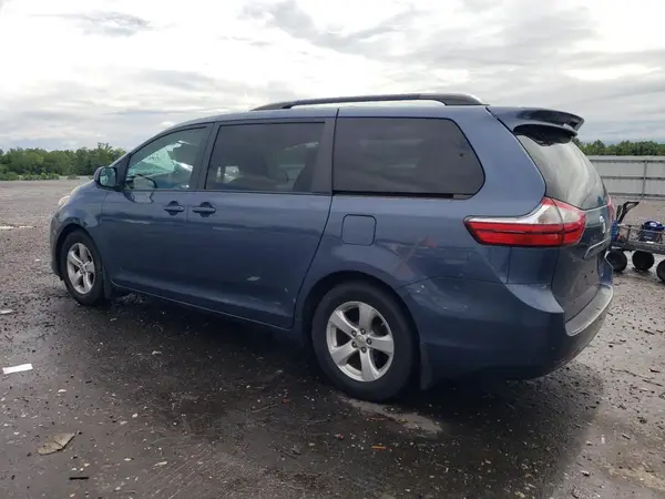 5TDKZ3DCXHS853244 2017 TOYOTA SIENNA - Image 2
