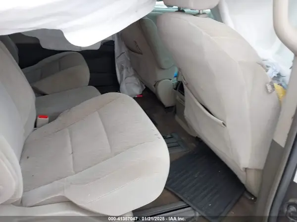 5TDKZ3DCXHS854216 2017 TOYOTA SIENNA - Image 8