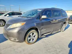 5TDKZ3DCXHS858735 2017 TOYOTA SIENNA